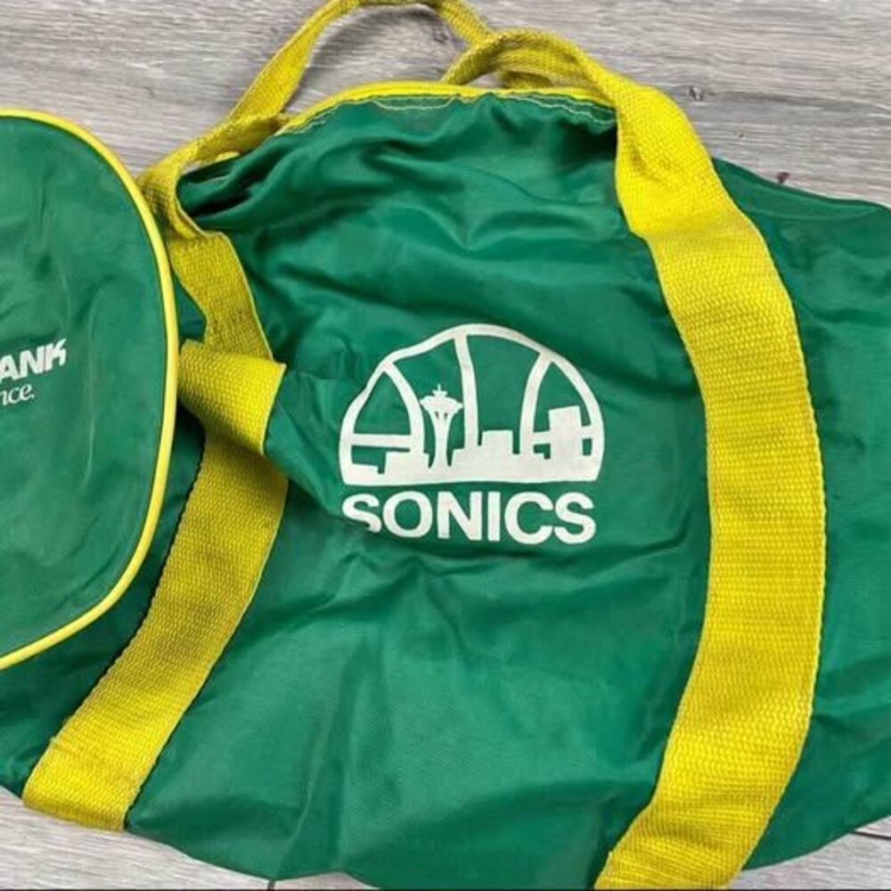 Vintage Seattle SuperSonics Duffle Bag* 17”
